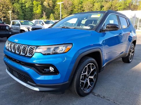 Used 2025 Jeep Compass Limited AWD/4WD image 9