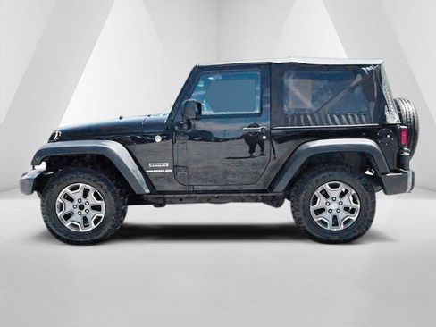 Used 2013 Jeep Wrangler Sport AWD/4WD image 4