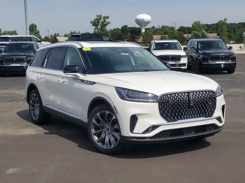 New 2027 Lincoln Aviator AWD image 1