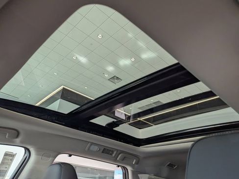 New 2026 Nissan Pathfinder SL image 21