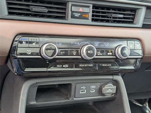 Used 2023 Honda Pilot Elite image 32