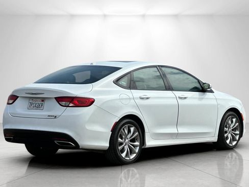 Used 2015 Chrysler 200 S FWD image 3