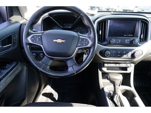 Used 2020 Chevrolet Colorado LT w/ Safety Package image 18