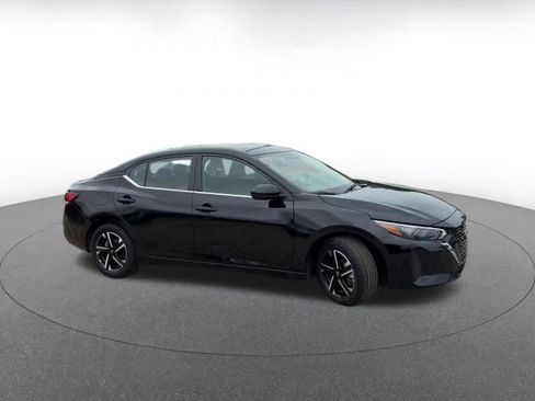 Used 2025 Nissan Sentra SV FWD image 2