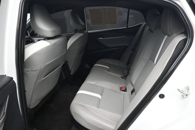Used 2025 Toyota Camry SE w/ Convenience Package FWD image 9