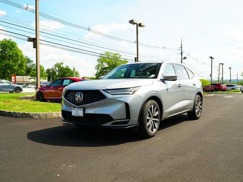 Used 2026 Acura MDX w/ Technology Package AWD/4WD image 3