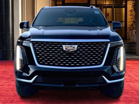 New 2026 Cadillac Escalade Luxury image 3