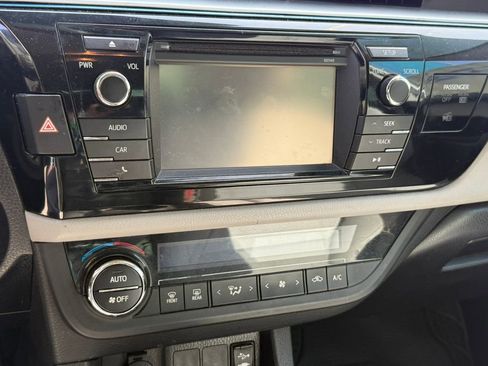 Used 2015 Toyota Corolla LE image 8