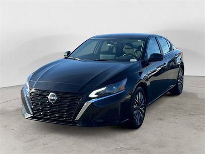Used 2024 Nissan Altima 2.5 SV w/ SV Premium Package
