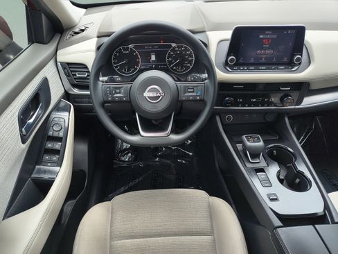 Certified 2023 Nissan Rogue SV FWD image 15