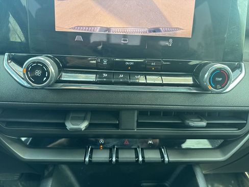 Used 2023 Chevrolet Colorado W/T image 20