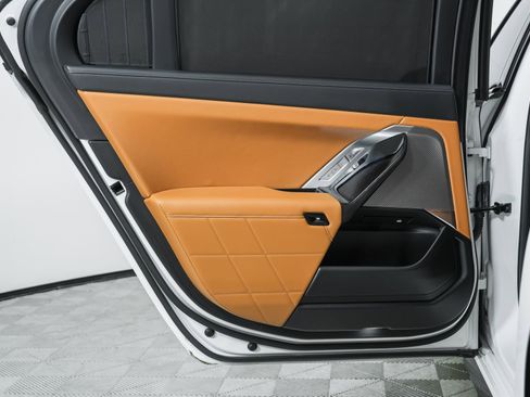 Used 2023 BMW 740i w/ Parking Assistance Package image 68