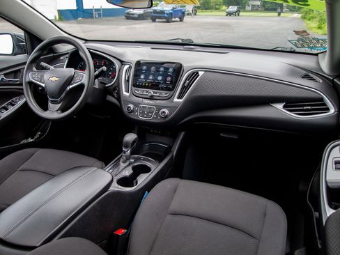 Used 2023 Chevrolet Malibu LT FWD image 29