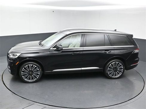 Certified 2023 Lincoln Aviator Black Label image 47