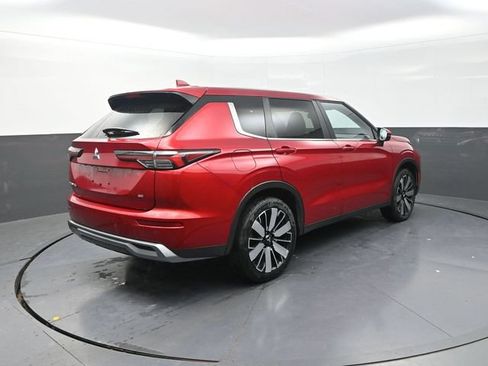 Used 2025 Mitsubishi Outlander SE FWD image 8