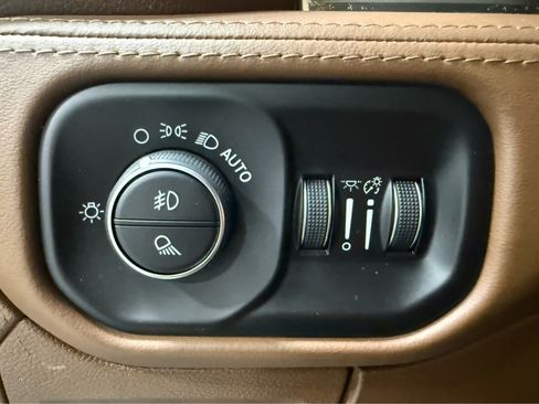 Used 2020 RAM 1500 Longhorn AWD/4WD image 25