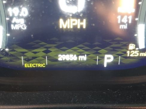 Used 2023 Jeep Wrangler Unlimited w/ Sun & Screen Package image 12