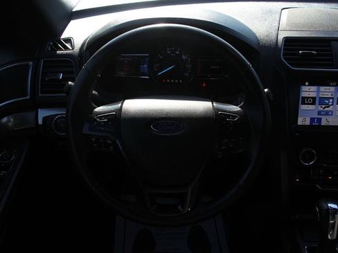 Used 2019 Ford Explorer XLT w/ Equipment Group 202A AWD/4WD image 24