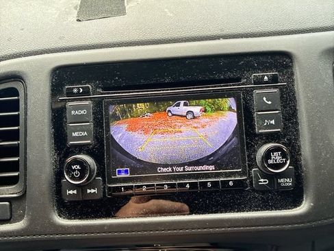 Used 2019 Honda HR-V LX image 19
