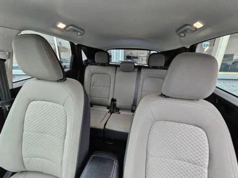 Used 2022 Ford Escape SE w/ Cold Weather Package image 32