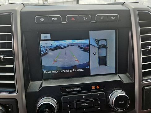 Used 2020 Ford F250 Platinum w/ FX4 Off-Road Package AWD/4WD image 22