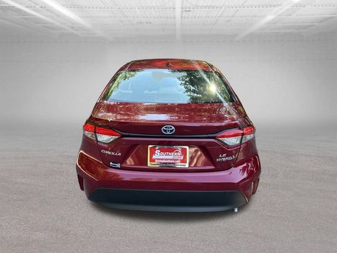 Used 2024 Toyota Corolla LE FWD image 4