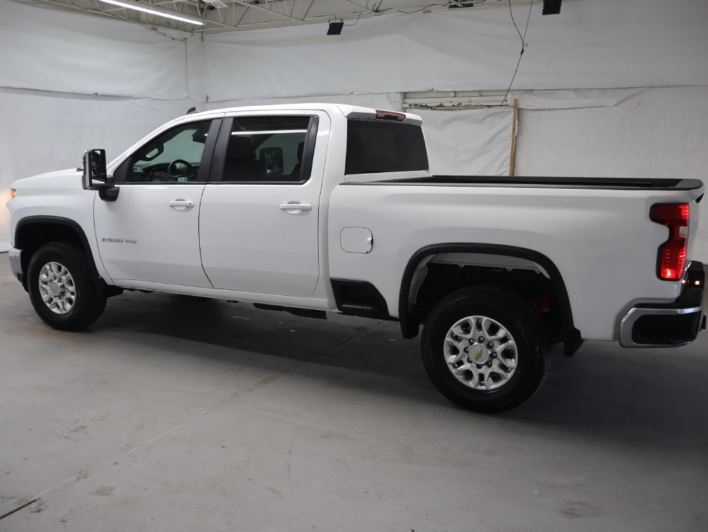 Used 2023 Chevrolet Silverado 2500 LT AWD/4WD image 4