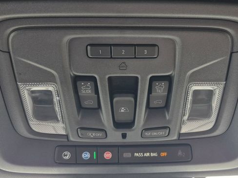 Used 2025 Chevrolet Silverado 1500 High Country w/ Technology Package AWD/4WD image 8