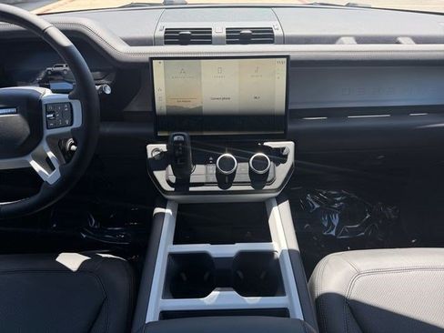 New 2026 Land Rover Defender 130 X-Dynamic SE AWD/4WD image 15