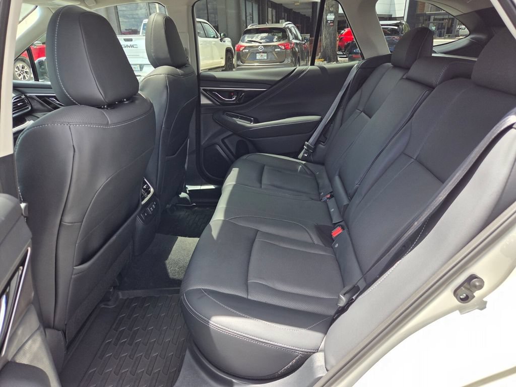Used 2022 Subaru Outback Limited AWD/4WD image 6