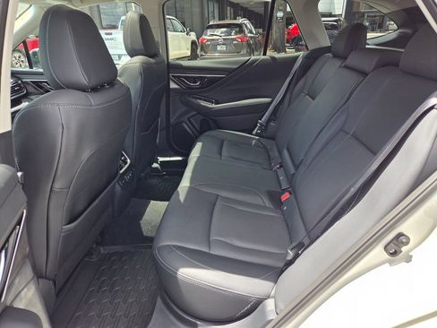 Used 2022 Subaru Outback Limited AWD/4WD image 6