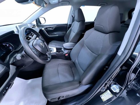 Used 2025 Toyota RAV4 XLE FWD image 14
