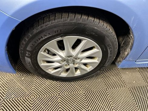 Used 2012 Toyota Prius Plug-In Hybrid image 10