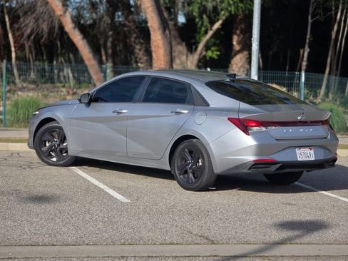 Used 2021 Hyundai Elantra SEL w/ Convenience Package image 9