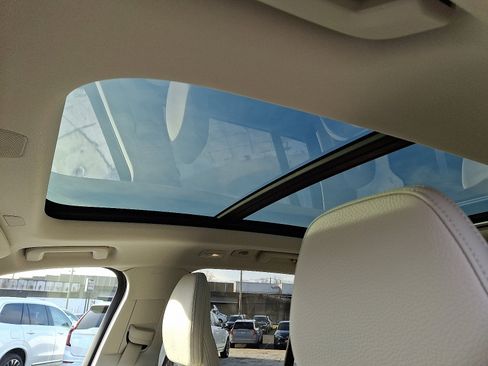 Certified 2024 Volvo XC90 B6 Plus image 15