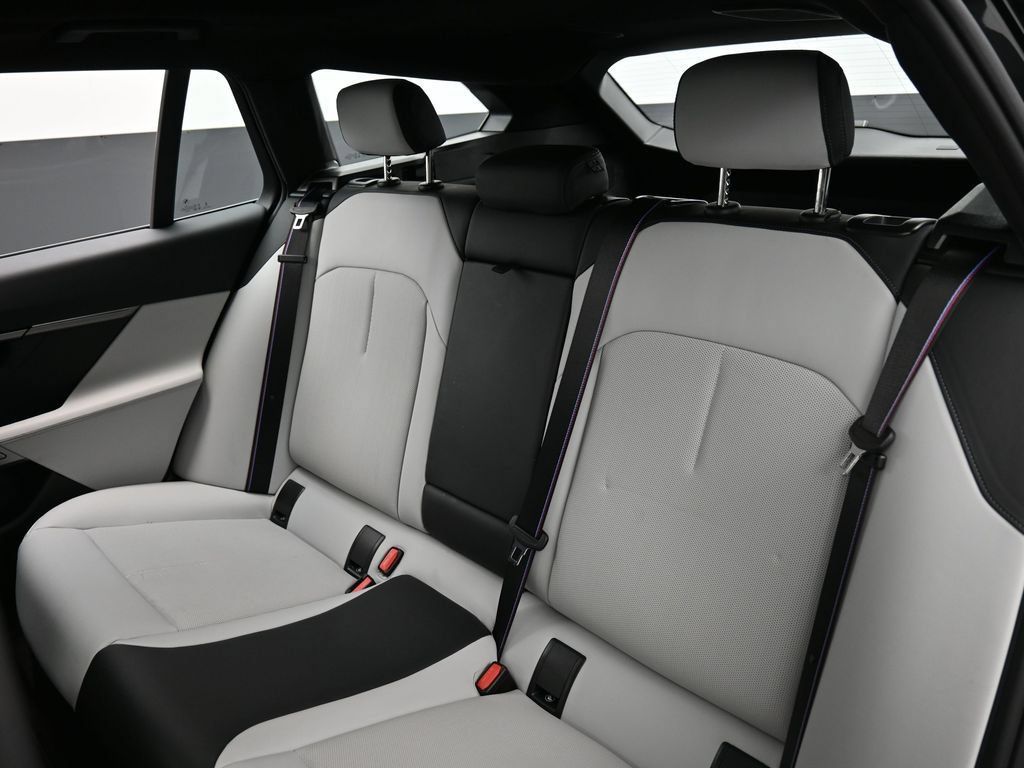 Used 2025 BMW M5 Touring AWD/4WD image 26