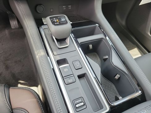 New 2026 Nissan Pathfinder Platinum w/ Cargo Package FWD image 17