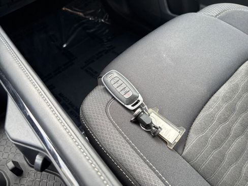 Used 2025 Nissan Pathfinder SV image 23