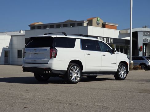 Used 2021 Chevrolet Suburban High Country image 7