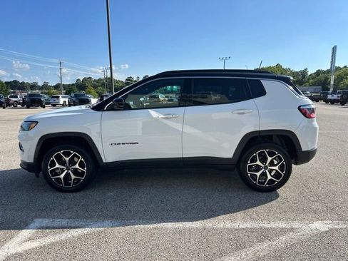 Used 2025 Jeep Compass Limited AWD/4WD image 4