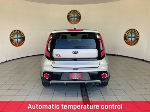 Used 2018 Kia Soul ! w/ Tech Package FWD image 12
