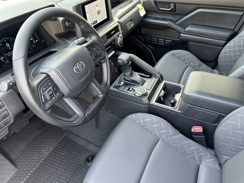 Certified 2025 Toyota Tacoma SR5 AWD/4WD image 8