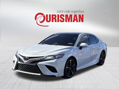 Used 2019 Toyota Camry XSE image 5