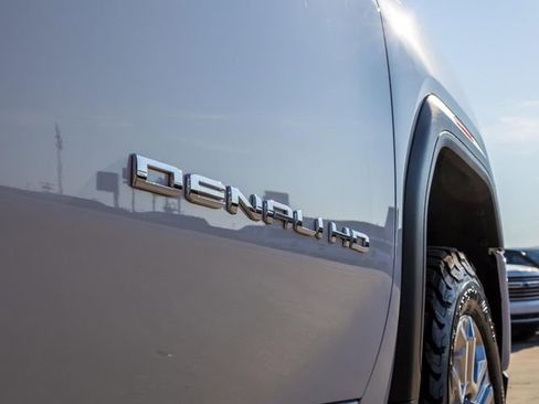 Used 2022 GMC Sierra 2500 Denali w/ Technology Package image 11