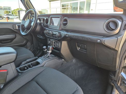 Certified 2021 Jeep Wrangler Unlimited Sport image 30