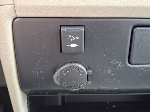 Used 2019 Toyota Sienna LE FWD image 23