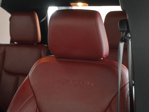 Used 2013 Jeep Wrangler Unlimited Rubicon image 29