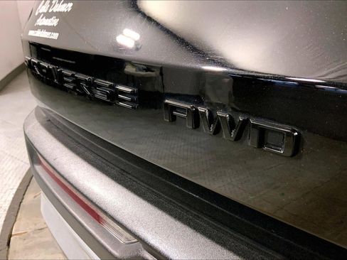 Used 2024 Chevrolet Traverse Z71 w/ Enhanced Driving Package AWD/4WD image 32