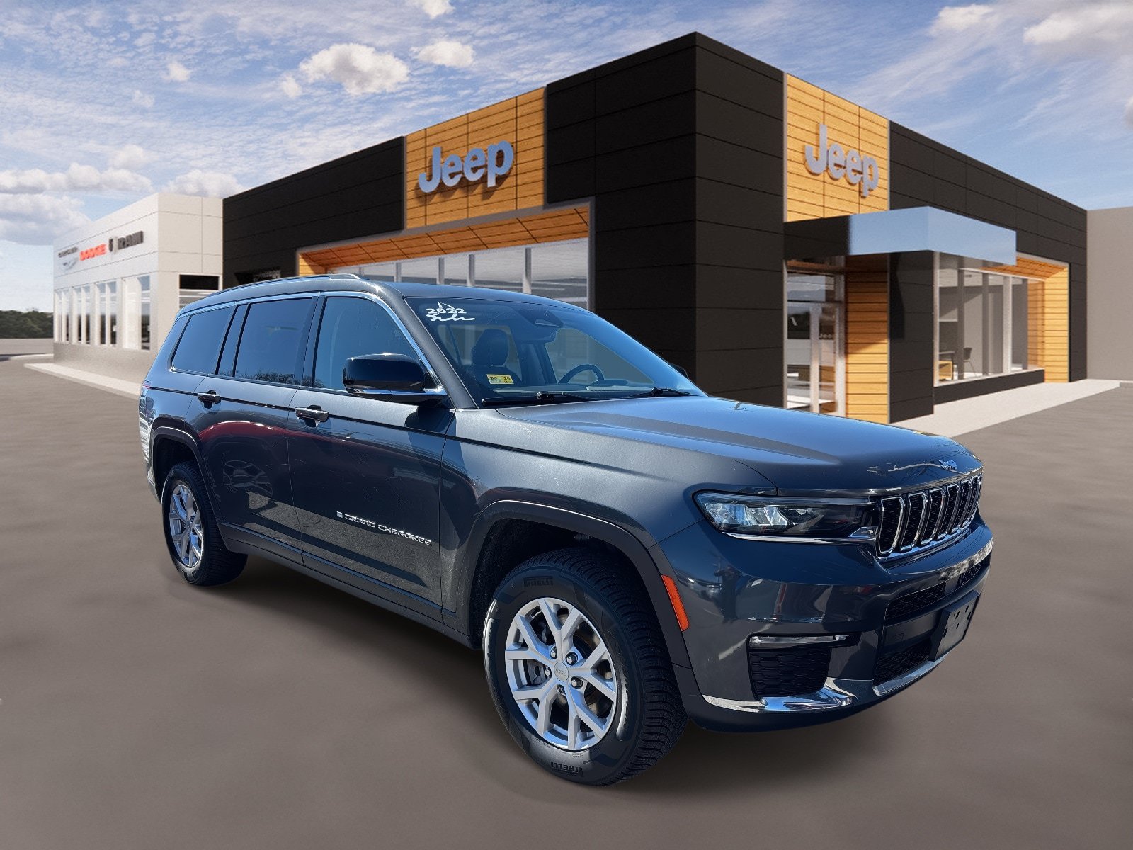 Used 2022 Jeep Grand Cherokee L Limited AWD/4WD image 1