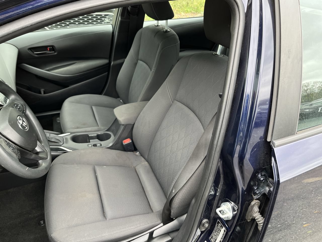 Used 2023 Toyota Corolla LE FWD image 4